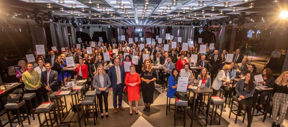 Publikumsfoto mit MMag. Dr. Susanne Raab, Bundesministerin für Frauen, Familie, Integration und Medien 